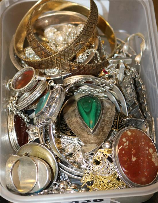 Mixed silver jewellery etc